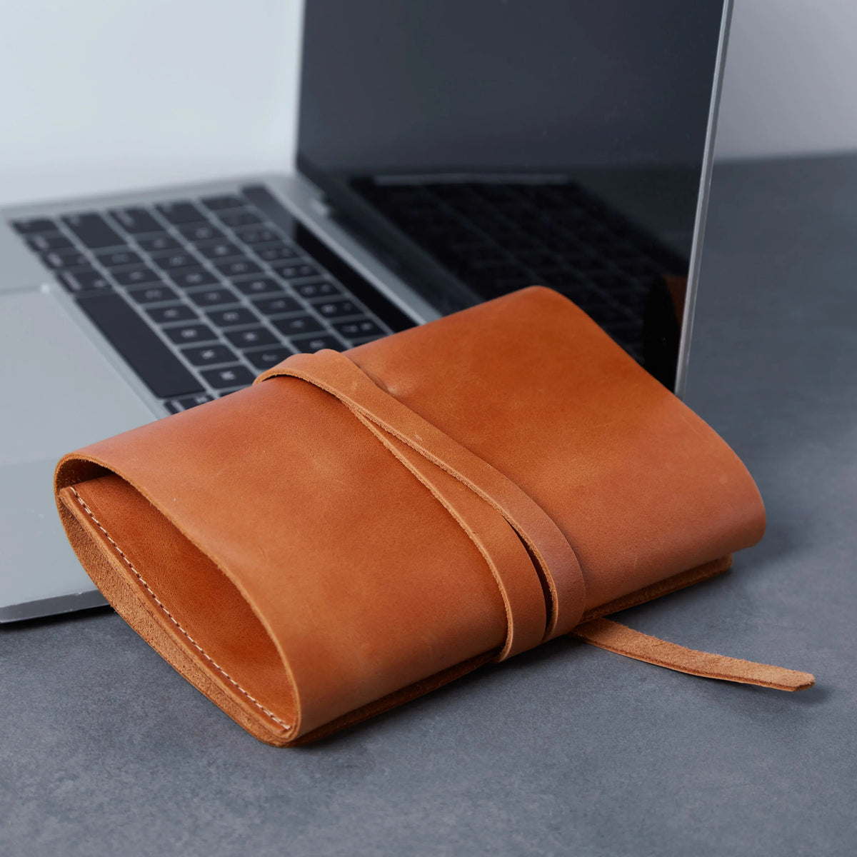 Weekend Leather Tech Organizer